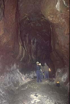Si CT 213: Grotta della Sciovia nelle lave del 1983
